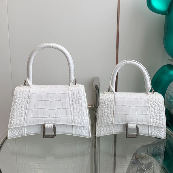 lady shopping bag fashion handbag women's handbag shoulder straddle half moon luxury leather classic retro wallet handle square777
lady shopping bag fashion handbag women's handbag shoulder straddle half moon luxury leather classic retro wallet handle square777