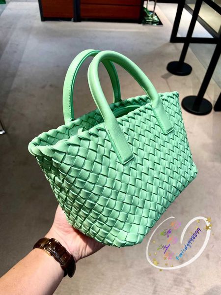 designer bags luxury bottegas bag venetas handbag new cabat woven mini women's bag vegetable basket tote one shoulder oblique straddle
designer bags luxury bottegas bag venetas handbag new cabat woven mini women's bag vegetable basket tote one shoulder oblique straddle