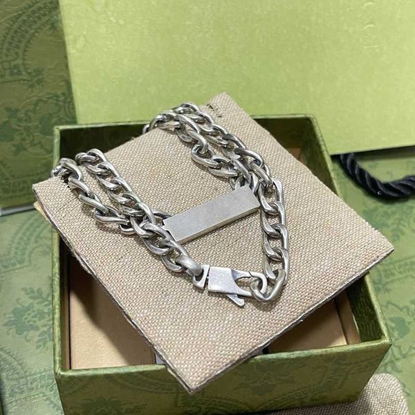 2023 designer new jewelry double green enamel horizontal alphabet decoration men's and women's fashion simple pendant lover neckla, Silver
2023 designer new jewelry double green enamel horizontal alphabet decoration men's and women's fashion simple pendant lover neckla, Silver