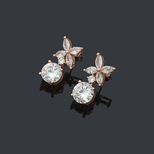 womens four leaf flower earrings studs designer jewelry large and small drill studs gold/silvery/rose gold full brand as wedding christmas n, Golden;silver
womens four leaf flower earrings studs designer jewelry large and small drill studs gold/silvery/rose gold full brand as wedding christmas n, Golden;silver