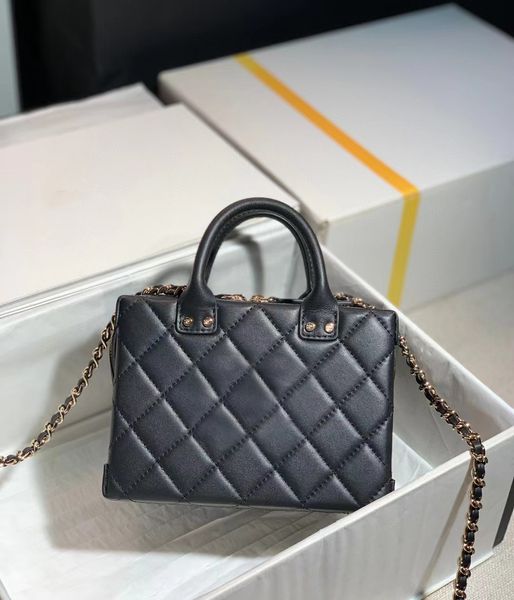 ladies bag fashion casual high-end quality simple level beautiful retro shoulder bag
ladies bag fashion casual high-end quality simple level beautiful retro shoulder bag