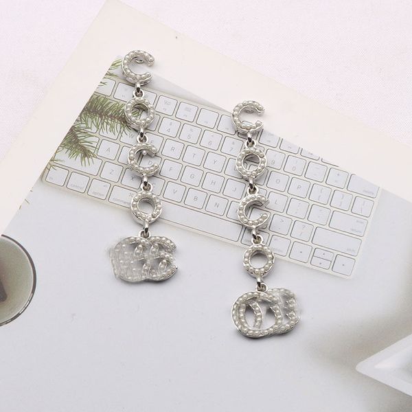 18k gold plated luxury brand designers letters stud dangle hoop geometric famous women long eardrop round crystal rhinestone pearl chain ear, Silver
18k gold plated luxury brand designers letters stud dangle hoop geometric famous women long eardrop round crystal rhinestone pearl chain ear, Silver