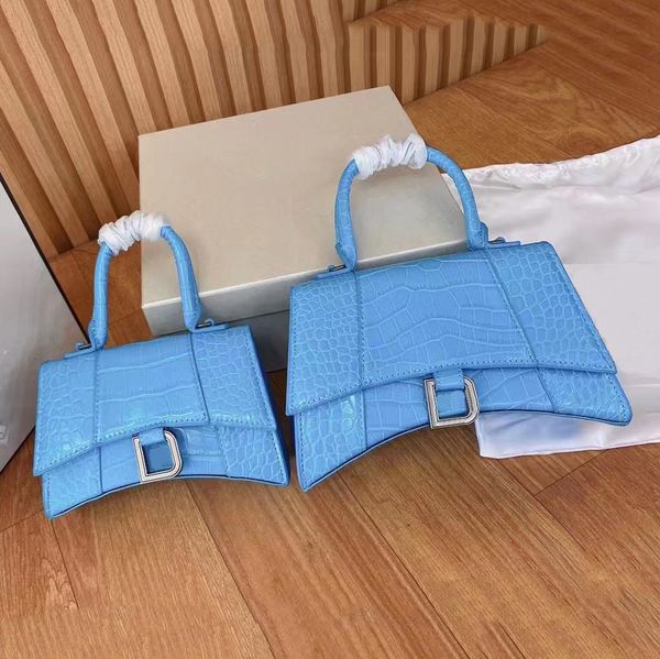 lady shopping bag fashion handbag women's handbag shoulder straddle half moon luxury leather classic retro wallet handle square4576457
lady shopping bag fashion handbag women's handbag shoulder straddle half moon luxury leather classic retro wallet handle square4576457