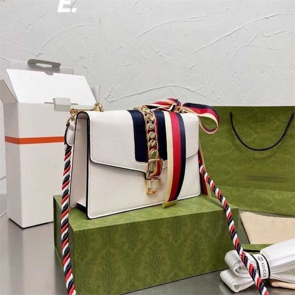 high end quality 2023 new fashion color contrast small square bag fragrant silk scarf one shoulder slant across the ocean luxury handbags
high end quality 2023 new fashion color contrast small square bag fragrant silk scarf one shoulder slant across the ocean luxury handbags