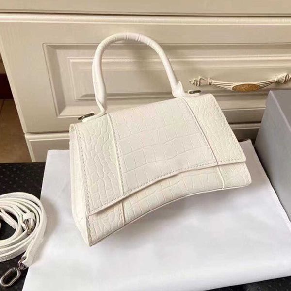 bags designers fashion handbag luxurys women crossbody shoulder bag alligator pattern lady handbags black and pink versatile classic quality
bags designers fashion handbag luxurys women crossbody shoulder bag alligator pattern lady handbags black and pink versatile classic quality