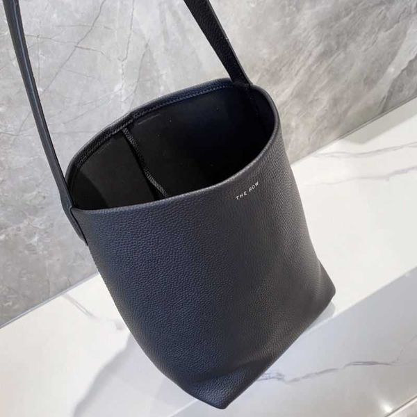 tote bag designers bags women luxurys the row tote crossbody leather bucket half moon bag crescent underarm shoulder purse 5hoa zhouzhoubao1
tote bag designers bags women luxurys the row tote crossbody leather bucket half moon bag crescent underarm shoulder purse 5hoa zhouzhoubao1