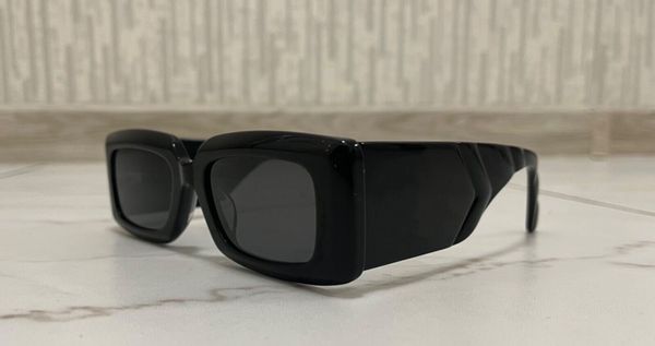 summer sunglasses for men and women style anti-ultraviolet 0811s women's men's rectangular sunglasses mirror gold logo sun glasses, White;black
summer sunglasses for men and women style anti-ultraviolet 0811s women's men's rectangular sunglasses mirror gold logo sun glasses, White;black