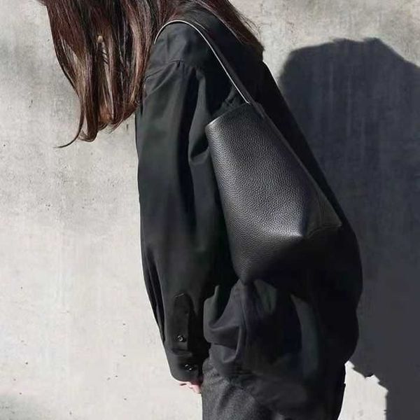 row classic the cowhide the row bag tote coat cowhide autumn and winter high capacity commuter one shoulder bag female fashion zj4v
row classic the cowhide the row bag tote coat cowhide autumn and winter high capacity commuter one shoulder bag female fashion zj4v
