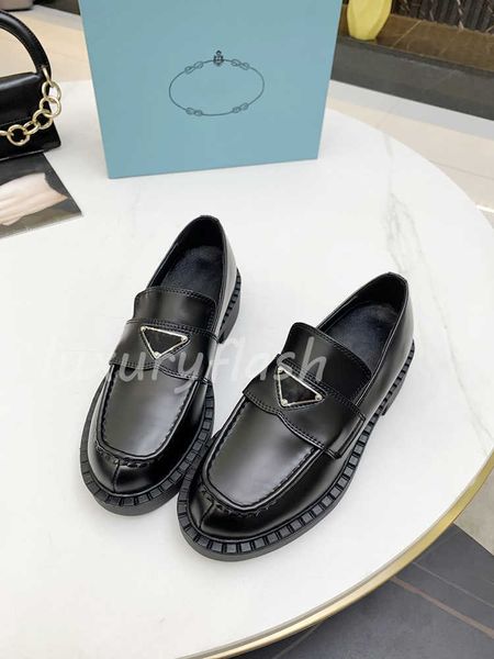 dress shoes loafers leather shoe designer oversize black white 2 color pgraded triangle profile design spring and au
dress shoes loafers leather shoe designer oversize black white 2 color pgraded triangle profile design spring and au