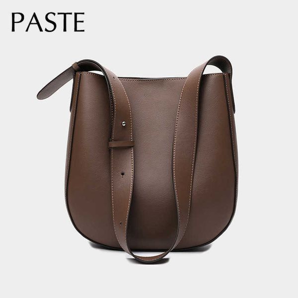 designer bag solid color round edge bags bucket cowhide leather women shoulder wide straps luxury elegant crossbody bag high quality
designer bag solid color round edge bags bucket cowhide leather women shoulder wide straps luxury elegant crossbody bag high quality