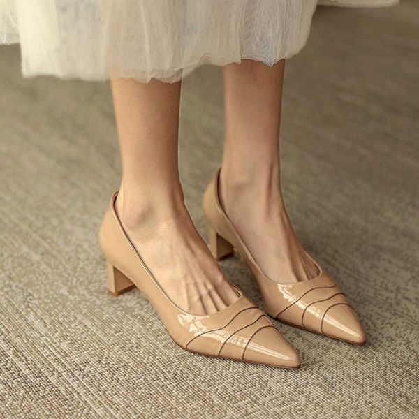 dress shoes high heels women's 2022 spring and autumn new soft leather pointed black professional work shoes thick heel cow patent leat
dress shoes high heels women's 2022 spring and autumn new soft leather pointed black professional work shoes thick heel cow patent leat