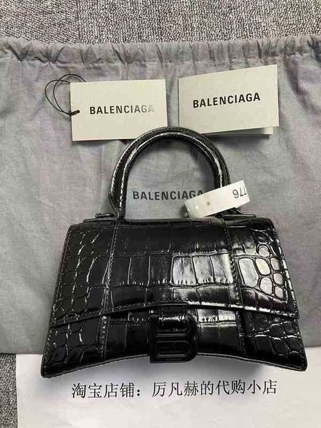 designer balenciga hourglass bag bags black smooth leather embossed messenger portable bag
designer balenciga hourglass bag bags black smooth leather embossed messenger portable bag