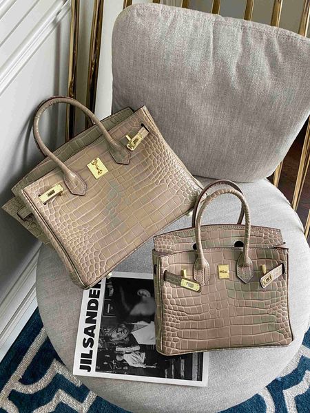 herme birkin genuine leather bags handbags designer women bags new crocodile pattern bag grand women's large capacity versatile style o
herme birkin genuine leather bags handbags designer women bags new crocodile pattern bag grand women's large capacity versatile style o
