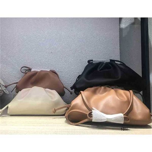 bevan bottegas designer venetas hands cloud bag mini dumpling one shoulder cross soft leather womens bag uzs8 aefr b5z6
bevan bottegas designer venetas hands cloud bag mini dumpling one shoulder cross soft leather womens bag uzs8 aefr b5z6