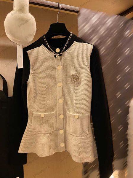 cardigan sweater womens pearl ornament logo luxury crew-neck cardigans custom button open classic color contrast thin arms design slim knitw, White;black
cardigan sweater womens pearl ornament logo luxury crew-neck cardigans custom button open classic color contrast thin arms design slim knitw, White;black