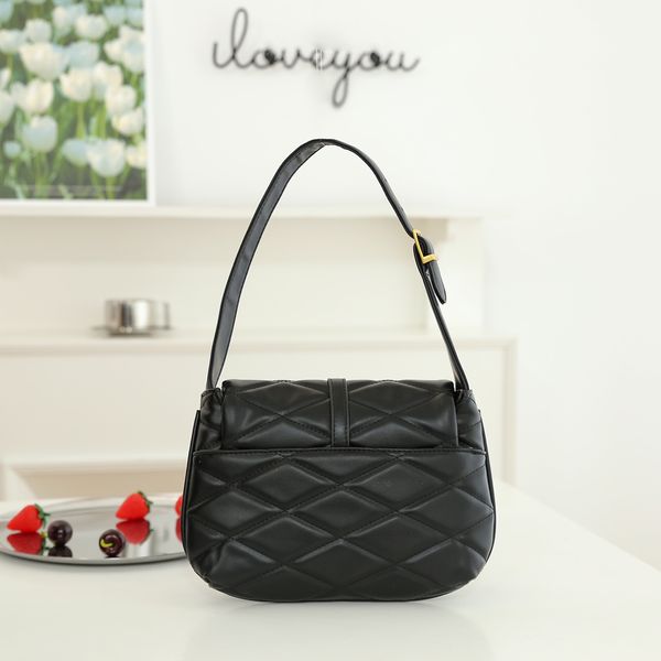 women's casual fashion joker black handbag shoulder bag armpit baguette bag, Black;red
women's casual fashion joker black handbag shoulder bag armpit baguette bag, Black;red