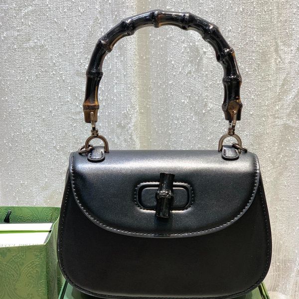 7a designer bamboo totes small and delicate detachable nylon color matching shoulder strap
7a designer bamboo totes small and delicate detachable nylon color matching shoulder strap