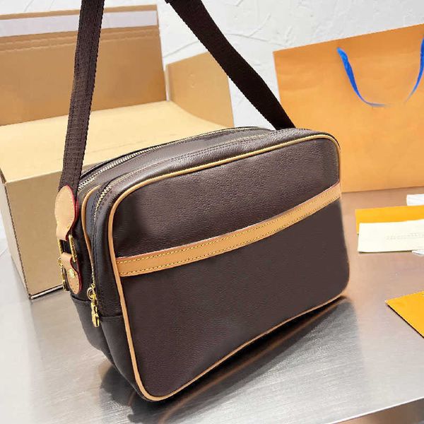 camera crossbody bags genuine leather classic letter printing handbag purse zipper vintage postman bag adjustable nylon shoulder strap
camera crossbody bags genuine leather classic letter printing handbag purse zipper vintage postman bag adjustable nylon shoulder strap