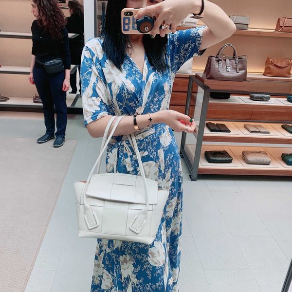 designer bags leather bottegas bag woven venetas 33 women's bag coarse weave handbag original quality luxury handbag single shoulder n2
designer bags leather bottegas bag woven venetas 33 women's bag coarse weave handbag original quality luxury handbag single shoulder n2
