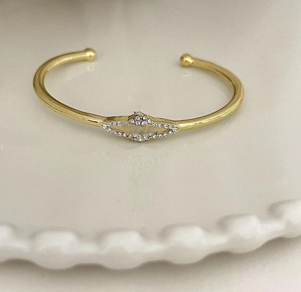 european and american open bracelet full of diamond retro fashion atmosphere accessories for women 2 colors to choose from, Golden;silver
european and american open bracelet full of diamond retro fashion atmosphere accessories for women 2 colors to choose from, Golden;silver