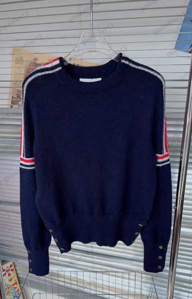 fashion womens sweater contrast color stripe metal button trim short sweaters round neck pullover long sleeves warm knitwear autumn winter w, White;black
fashion womens sweater contrast color stripe metal button trim short sweaters round neck pullover long sleeves warm knitwear autumn winter w, White;black