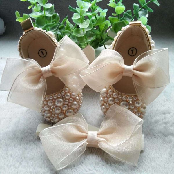 first walkers dollbling bling pears fewelry baby girl shoes hair bows walker born family pos wedding ballet children dancing 221122
first walkers dollbling bling pears fewelry baby girl shoes hair bows walker born family pos wedding ballet children dancing 221122