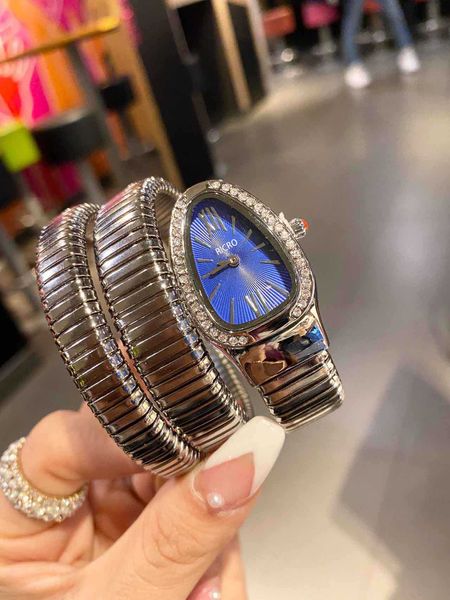 32mm size of the ladies watch adopts the double surround type snake shape imported quartz movement diamond bezel gest quality g, Slivery;golden
32mm size of the ladies watch adopts the double surround type snake shape imported quartz movement diamond bezel gest quality g, Slivery;golden