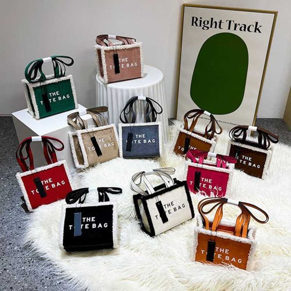 tote bag designer womens outdoor 2022 new winter handbag imitation deer fur one shoulder crossbody messager bags
tote bag designer womens outdoor 2022 new winter handbag imitation deer fur one shoulder crossbody messager bags