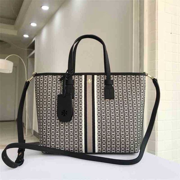 t0ryburchs designer handbags summer canvas 2022 printed jacquard one cross fashion tote shopping women's bag shoulder crossbody bag
t0ryburchs designer handbags summer canvas 2022 printed jacquard one cross fashion tote shopping women's bag shoulder crossbody bag