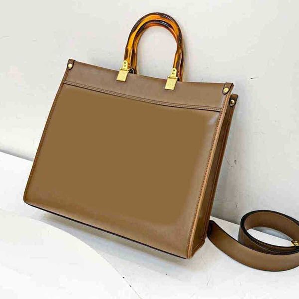 shoulder bags luxury simple crossbody tote women's brand designer leather large-capacity handbag letter decoration wallet 1127
shoulder bags luxury simple crossbody tote women's brand designer leather large-capacity handbag letter decoration wallet 1127