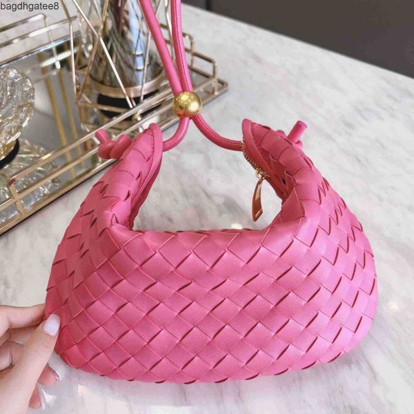 one turn hand venetas ball bag 2023 golden designer woven bags bottegas small shoulder fashion ox dumplings cloud female bmti 4oj1
one turn hand venetas ball bag 2023 golden designer woven bags bottegas small shoulder fashion ox dumplings cloud female bmti 4oj1