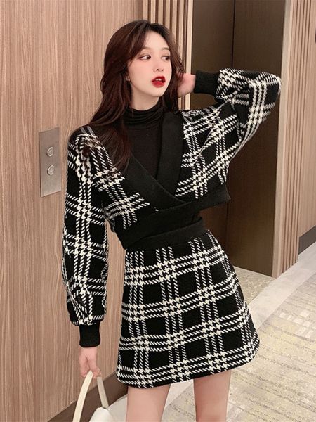 two piece dress autumn winter two piece set women long sleeve v neck crop mini skirts plaid patchwork contrast color female slim sets 22112, White
two piece dress autumn winter two piece set women long sleeve v neck crop mini skirts plaid patchwork contrast color female slim sets 22112, White