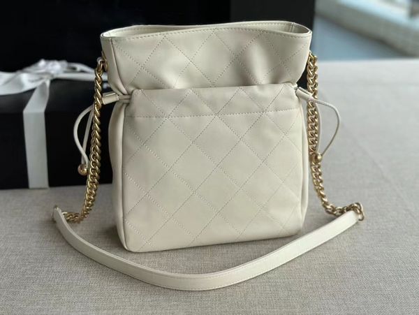 autumn/winter 2022 bag xiaofeng cowhide series bundle mouth bag cute but not yet advanced very good collocation can be salt or sweet soft dr
autumn/winter 2022 bag xiaofeng cowhide series bundle mouth bag cute but not yet advanced very good collocation can be salt or sweet soft dr