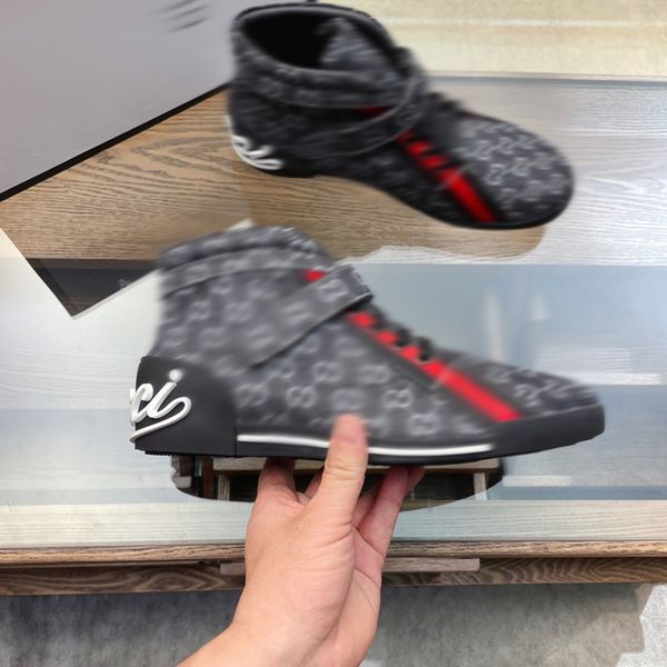 2023 man boots ankle men shoes designers rois martin boots and nylon boot military inspired combat bouch attached to the with original dust, Black
2023 man boots ankle men shoes designers rois martin boots and nylon boot military inspired combat bouch attached to the with original dust, Black
