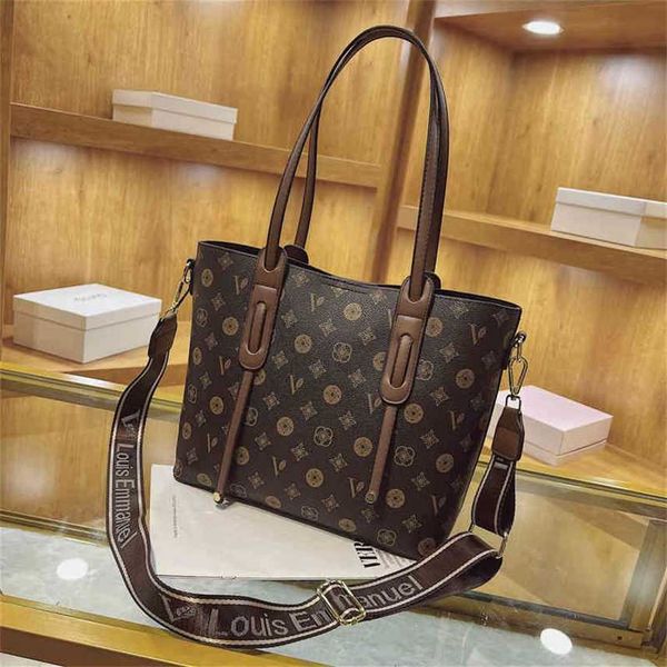 winter large capacity flower bag female new versatile sense sling shoulder atmospheric armpit hand handbags design deals
winter large capacity flower bag female new versatile sense sling shoulder atmospheric armpit hand handbags design deals