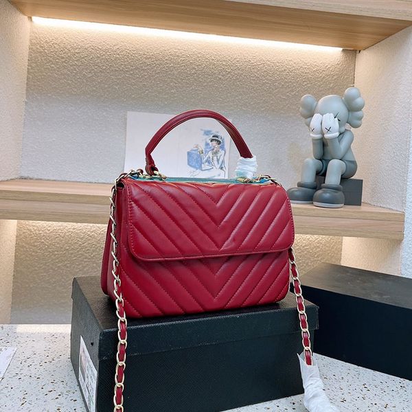 cc bags luxury brand shoulder bags v-stitch trend women classic flap portable shoulder bag matelasse chain leather metal letter chrome plate
cc bags luxury brand shoulder bags v-stitch trend women classic flap portable shoulder bag matelasse chain leather metal letter chrome plate