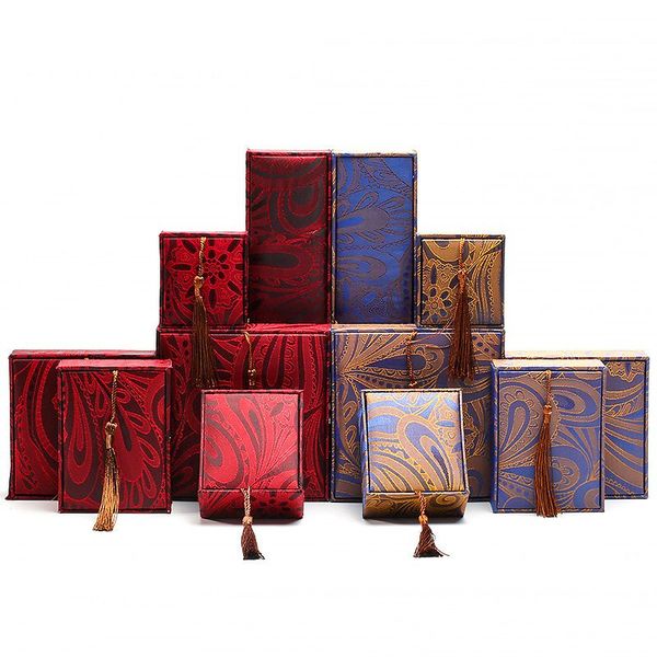 vintage chinese high-grade ring box retro red linen calligraphy jewelry boxes pendant bracelet tassel necklace cases, Black;white
vintage chinese high-grade ring box retro red linen calligraphy jewelry boxes pendant bracelet tassel necklace cases, Black;white