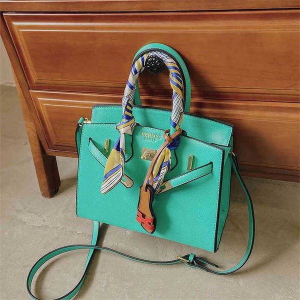 bag women's bag new simple and portable sling shoulder messenger trend handbags design deals
bag women's bag new simple and portable sling shoulder messenger trend handbags design deals