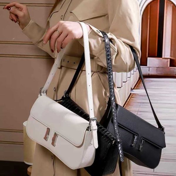 shoulder bags luxury designer crossbody bag tote texture leather h buckle womens handbag new armpit baguette fashion everything messenger ba
shoulder bags luxury designer crossbody bag tote texture leather h buckle womens handbag new armpit baguette fashion everything messenger ba