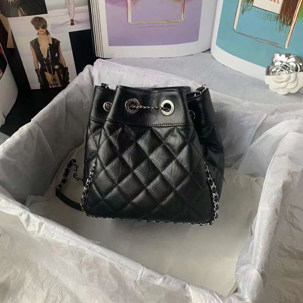 designer bags backpack fold vintage cowhide texture elegant neat practical fashion commuter bag can not be carried by mistake it is delicate
designer bags backpack fold vintage cowhide texture elegant neat practical fashion commuter bag can not be carried by mistake it is delicate