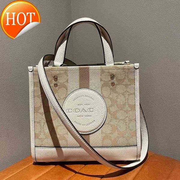 designer luxury women bag coch handbag fashion inclined shoulder bags cc versatile purses cochs totes large capacity saddle coal wallet 7a q
designer luxury women bag coch handbag fashion inclined shoulder bags cc versatile purses cochs totes large capacity saddle coal wallet 7a q