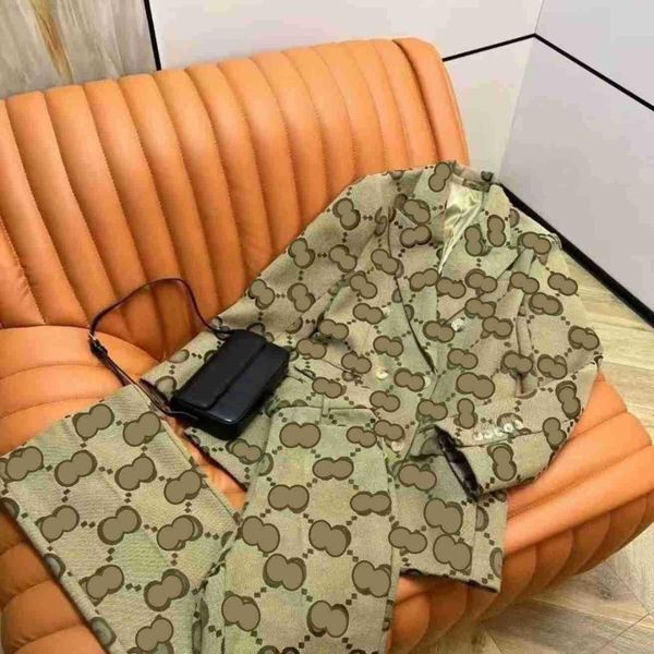 fashion women suit designer clothes blazer with full letters 22 spring new released pants, White;black
fashion women suit designer clothes blazer with full letters 22 spring new released pants, White;black