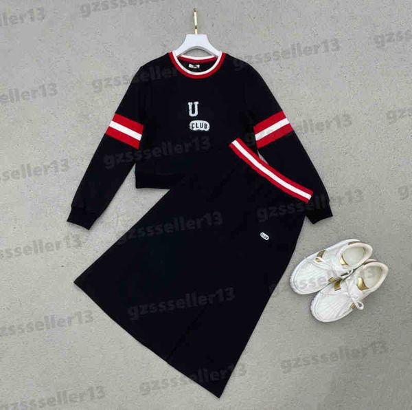 luxury designer womenstwo pieces dress fashion brand two-piece sets contrasting letter logo print sweatshirt and slit skirt suits 0912, White
luxury designer womenstwo pieces dress fashion brand two-piece sets contrasting letter logo print sweatshirt and slit skirt suits 0912, White
