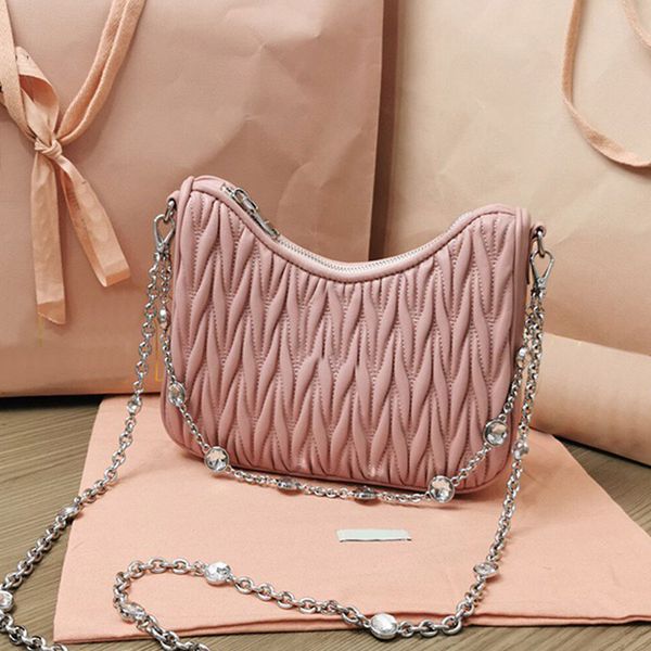 crystal chain shoulder bag pleated crossbody bag handbag purse plain genuine leather zipper open diamante decorate fashion letter
crystal chain shoulder bag pleated crossbody bag handbag purse plain genuine leather zipper open diamante decorate fashion letter