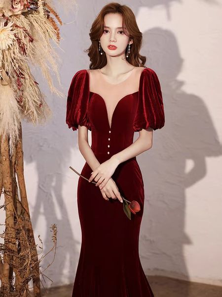 2023 evening dresses burgundy arabic sheer long see through neck beaded crystal pleats mermaid velvet formal prom gown party dress, Black;red
2023 evening dresses burgundy arabic sheer long see through neck beaded crystal pleats mermaid velvet formal prom gown party dress, Black;red