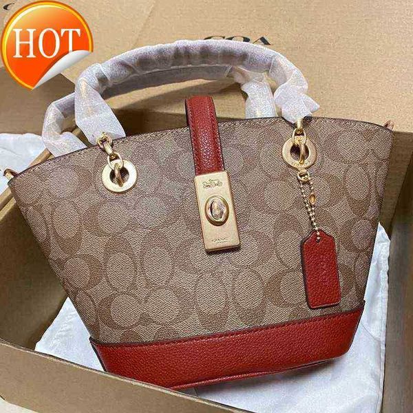 designer luxury women bag coch handbag fashion inclined shoulder bags cc versatile purses cochs totes large capacity saddle coal wallet 7a q
designer luxury women bag coch handbag fashion inclined shoulder bags cc versatile purses cochs totes large capacity saddle coal wallet 7a q