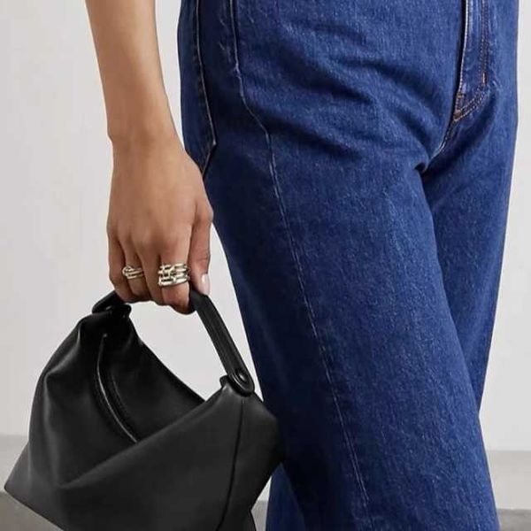 luxury the row female bags the row cowhide box bag niche design high-grade texture leather handbag extremely simple style
luxury the row female bags the row cowhide box bag niche design high-grade texture leather handbag extremely simple style