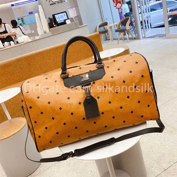 luxury designer mens travel bag large capacity fitness mc handbag oversize gymyoga bags casual luggage leisure single shoulder messenger
luxury designer mens travel bag large capacity fitness mc handbag oversize gymyoga bags casual luggage leisure single shoulder messenger
