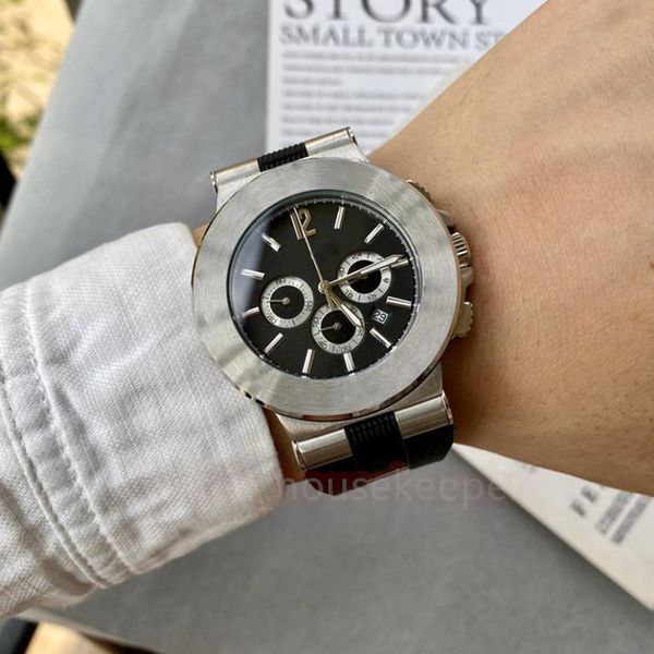 u1 noble high-end men's watch 44mm multi dial stainless steel waterproof sapphire multi-color calendar quartz watch, Slivery;brown
u1 noble high-end men's watch 44mm multi dial stainless steel waterproof sapphire multi-color calendar quartz watch, Slivery;brown