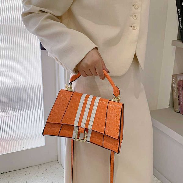 totes bags bb designer handbag fashion striped handbag buckle shoulder crossbody crocodile pattern messenger lady mini purse
totes bags bb designer handbag fashion striped handbag buckle shoulder crossbody crocodile pattern messenger lady mini purse